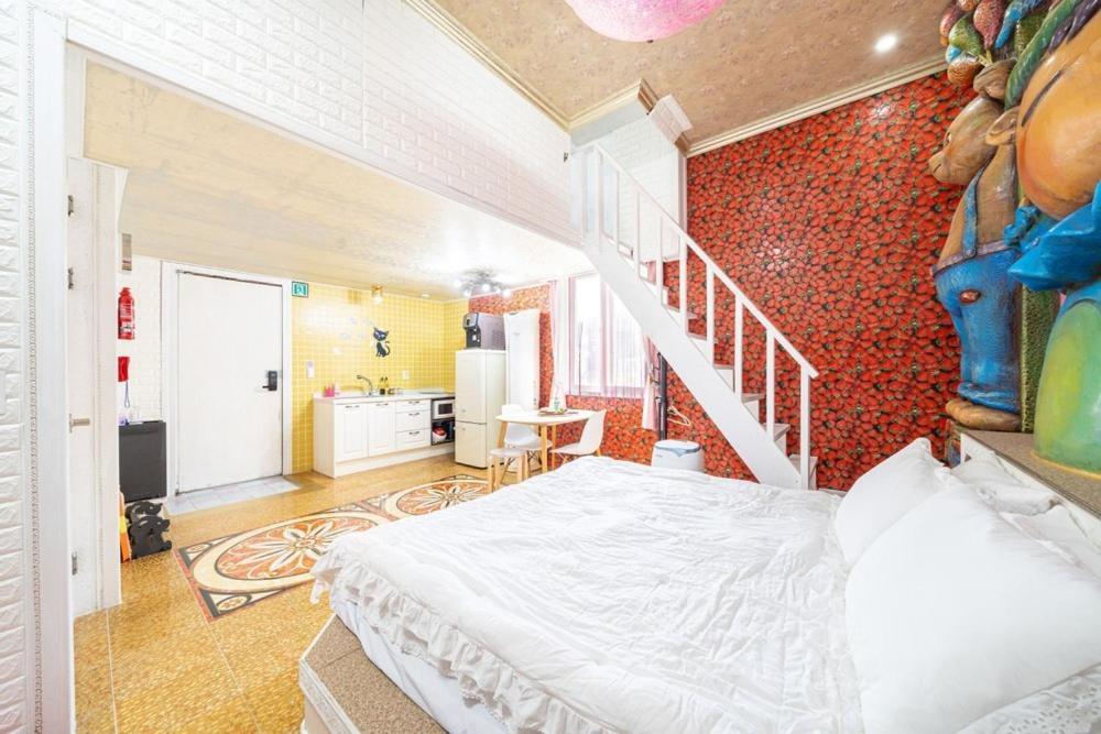 Lala Land Pet Friendly Pension Gyeongju Buitenkant foto