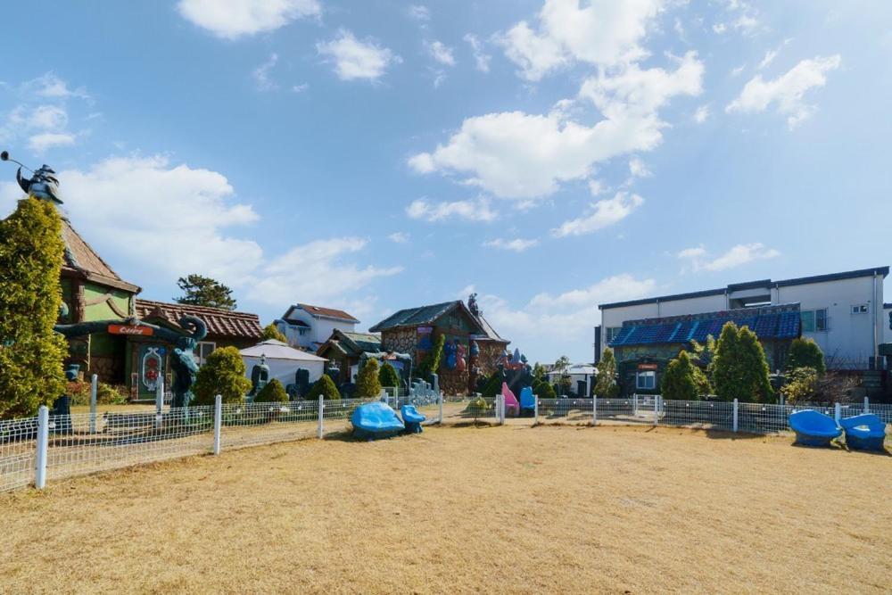 Lala Land Pet Friendly Pension Gyeongju Buitenkant foto